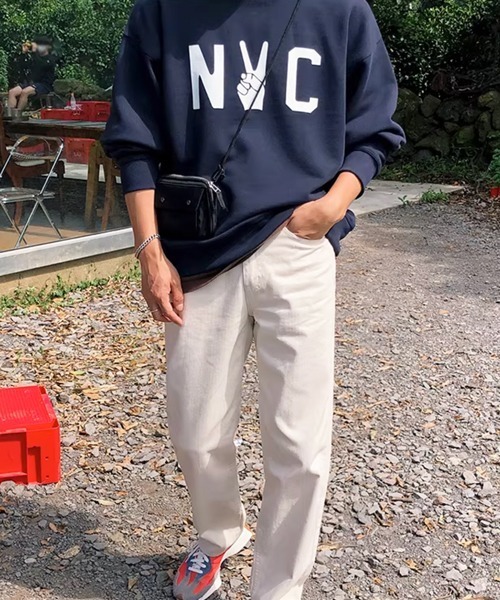 NOWLE（ノウル）の「【NOWLE】NYC ピースロゴ カレッジグラフィック クルーネック スウェット / トレーナー（スウェット・メンズ・アッシュグレー/ダークネイビー・SMALL/MEDIUM/LARGE/X-LARGE）」の15枚目の写真