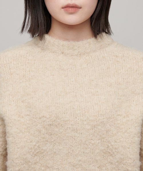 MUSINSA STANDARD WOMAN（ムシンサスタンダードウーマン）の「ウィメンズブークルリラックスクルーネックニット[クリームベージュ]（ニット/セーター・レディース・その他・MEDIUM/SMALL）」の3枚目の写真