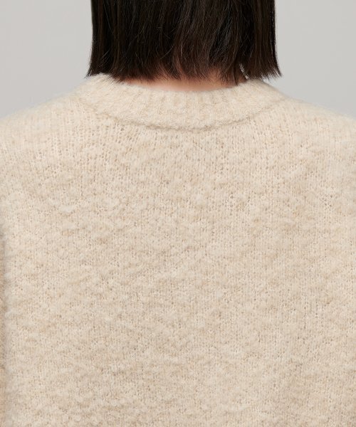 MUSINSA STANDARD WOMAN（ムシンサスタンダードウーマン）の「ウィメンズブークルリラックスクルーネックニット[クリームベージュ]（ニット/セーター・レディース・その他・MEDIUM/SMALL）」の4枚目の写真