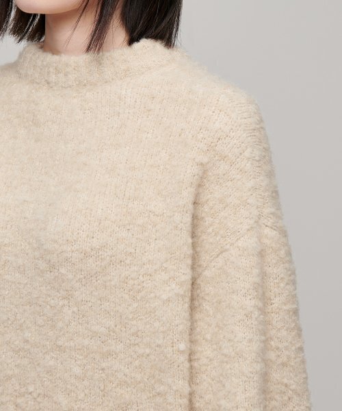 MUSINSA STANDARD WOMAN（ムシンサスタンダードウーマン）の「ウィメンズブークルリラックスクルーネックニット[クリームベージュ]（ニット/セーター・レディース・その他・MEDIUM/SMALL）」の5枚目の写真