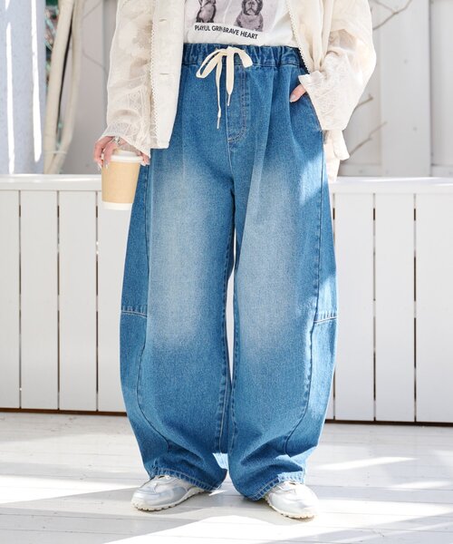 CIAOPANIC TYPY(チャオパニックティピー)の「【3サイズ展開】デニムバレルイージーパンツ(デニムパンツ・レディース・インディゴブルー/ブルー/サックスブルー・SMALL/MEDIUM/LARGE)」の1枚目の写真