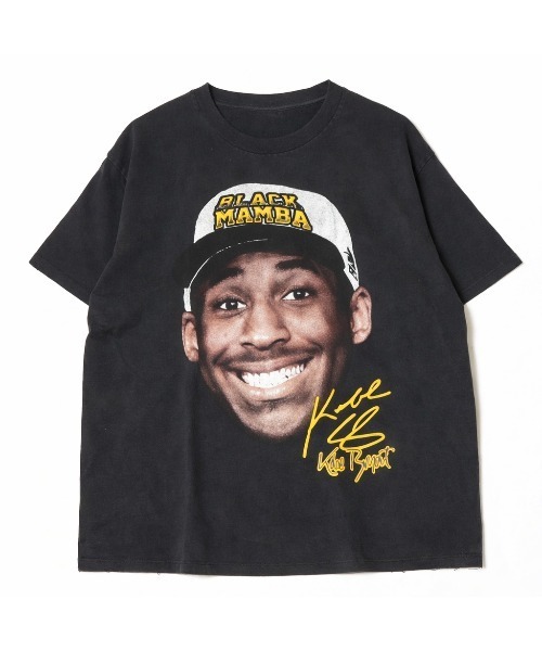 THRIFTY LOOK(スリフティールック)の「THRIFTY LOOK スリフティルック / THRIFTY"KOBE BRYANT"TEE(Tシャツ/カットソー・メンズ・ブラック・MEDIUM/LARGE)」の1枚目の写真