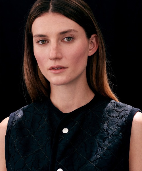 LAVENHAM(ラベンハム)の「Black Edition Lace Cocoon Thornham Womens / ブラック エディション レース コクーン ソーンハム ウィメンズ(ベスト・レディース・ブラック・8/10/12/14/6/16)」の7枚目の写真