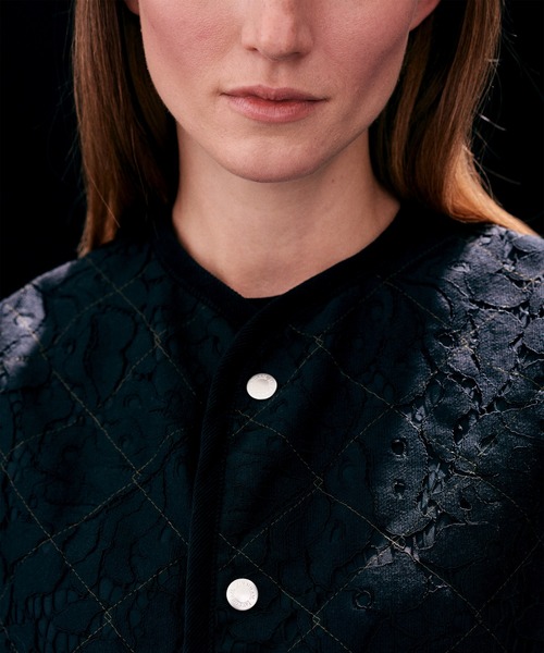 LAVENHAM(ラベンハム)の「Black Edition Lace Cocoon Thornham Womens / ブラック エディション レース コクーン ソーンハム ウィメンズ(ベスト・レディース・ブラック・8/10/12/14/6/16)」の10枚目の写真