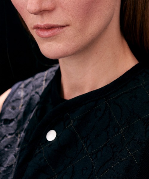 LAVENHAM(ラベンハム)の「Black Edition Lace Cocoon Thornham Womens / ブラック エディション レース コクーン ソーンハム ウィメンズ(ベスト・レディース・ブラック・8/10/12/14/6/16)」の11枚目の写真