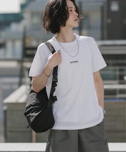 Mammut（マムート）の「MAMMUT/マムート ロゴプリント クルーネックTシャツ 2026年春夏（Tシャツ/カットソー・メンズ・ホワイト系その他2/ブラック系その他3/ブラック系その他2/ホワイト系その他3/ホワイト系その他/ブラック系その他・M/L/XL）」の2枚目の写真