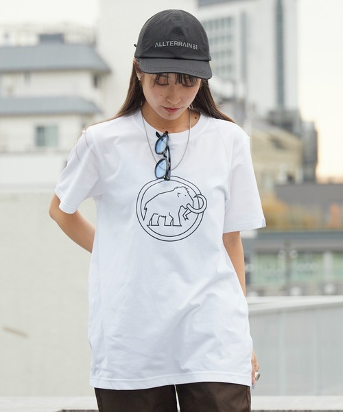 Mammut（マムート）の「MAMMUT/マムート ロゴプリント クルーネックTシャツ 2026年春夏（Tシャツ/カットソー・メンズ・ホワイト系その他2/ブラック系その他3/ブラック系その他2/ホワイト系その他3/ホワイト系その他/ブラック系その他・M/L/XL）」の3枚目の写真