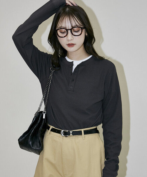 PUBLUX(パブリュクス)の「PUBLUX/パブリュクス ライト ワッフル ヘンリーネック ロンT 限定展開(Tシャツ/カットソー・レディース・ライトグレー/ホワイト/チャコールグレー/ネイビー・フリ-)」の15枚目の写真