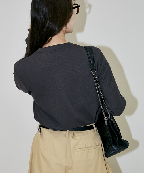 PUBLUX(パブリュクス)の「PUBLUX/パブリュクス ライト ワッフル ヘンリーネック ロンT 限定展開(Tシャツ/カットソー・レディース・ライトグレー/ホワイト/チャコールグレー/ネイビー・フリ-)」の17枚目の写真