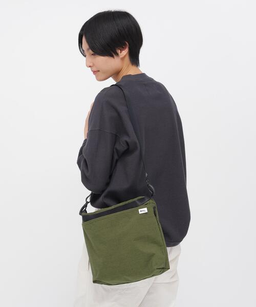 MHL.（エムエイチエル）の「STANDARD SUPPLY FOR MHL.（ショルダーバッグ・レディース・ブラック/カーキ・FREE）」の5枚目の写真