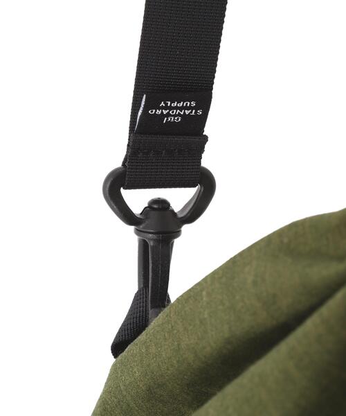 MHL.（エムエイチエル）の「STANDARD SUPPLY FOR MHL.（ショルダーバッグ・レディース・ブラック/カーキ・FREE）」の12枚目の写真