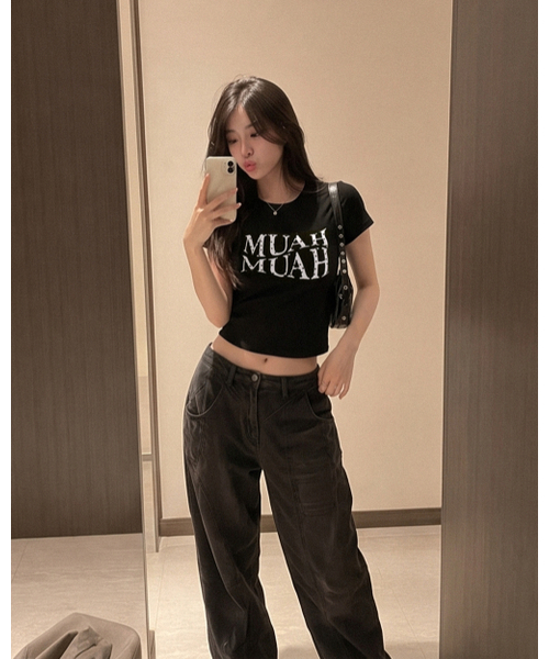 muahmuah（ムーアムーア）の「ハートポイントクロップ半袖Tシャツ[4色]（Tシャツ/カットソー・レディース・ブラック/アイボリー/ネイビー/アイボリー系・FREE）」の6枚目の写真