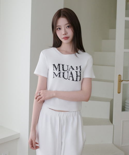 muahmuah（ムーアムーア）の「ハートポイントクロップ半袖Tシャツ[4色]（Tシャツ/カットソー・レディース・ブラック/アイボリー/ネイビー/アイボリー系・FREE）」の21枚目の写真