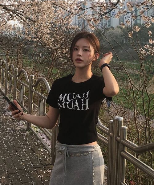 muahmuah（ムーアムーア）の「ハートポイントクロップ半袖Tシャツ[4色]（Tシャツ/カットソー・レディース・ブラック/アイボリー/ネイビー/アイボリー系・FREE）」の9枚目の写真