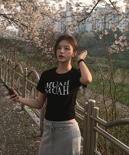 muahmuah（ムーアムーア）の「ハートポイントクロップ半袖Tシャツ[4色]（Tシャツ/カットソー・レディース・ブラック/アイボリー/ネイビー/アイボリー系・FREE）」の11枚目の写真