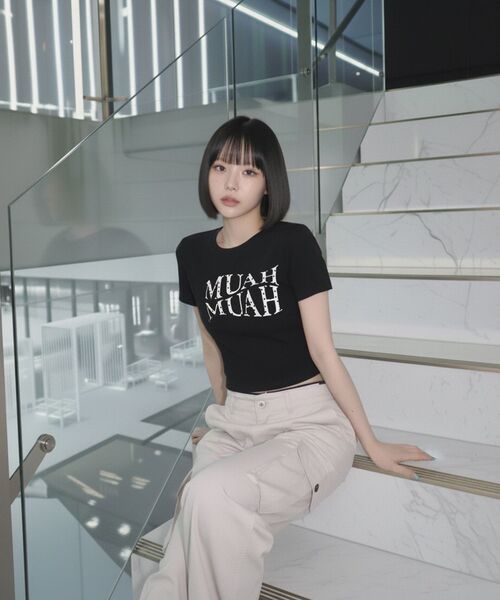 muahmuah（ムーアムーア）の「ハートポイントクロップ半袖Tシャツ[4色]（Tシャツ/カットソー・レディース・ブラック/アイボリー/ネイビー/アイボリー系・FREE）」の5枚目の写真