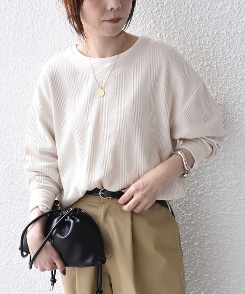 SHIPS Colors(シップス カラーズ)の「〈手洗い可能〉変形ワッフル Vネック プルオーバー◇(Tシャツ/カットソー・レディース・ライトブルー/ネイビー/オフホワイト/ブラウン・ONE SIZE)」の9枚目の写真