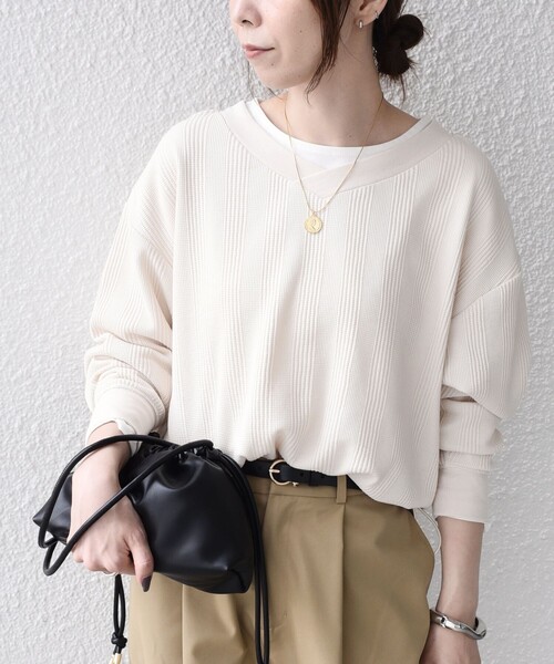 SHIPS Colors(シップス カラーズ)の「〈手洗い可能〉変形ワッフル Vネック プルオーバー◇(Tシャツ/カットソー・レディース・ライトブルー/ネイビー/オフホワイト/ブラウン・ONE SIZE)」の10枚目の写真