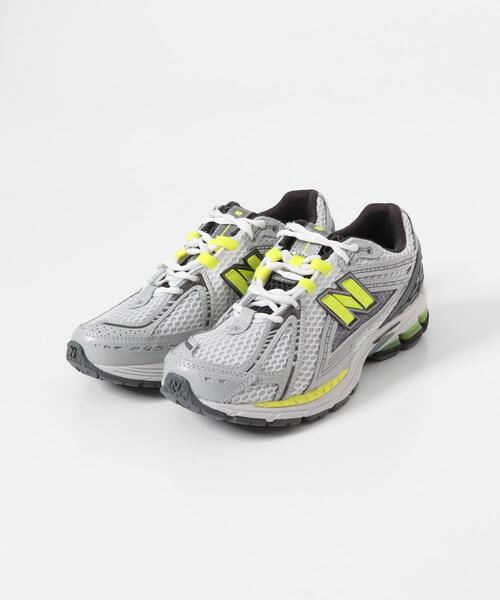 NEW BALANCE(ニューバランス)の「NEW BALANCE 1906R(スニーカー・レディース・シルバー系その他・24/24.5/25/23/23.5)」の1枚目の写真