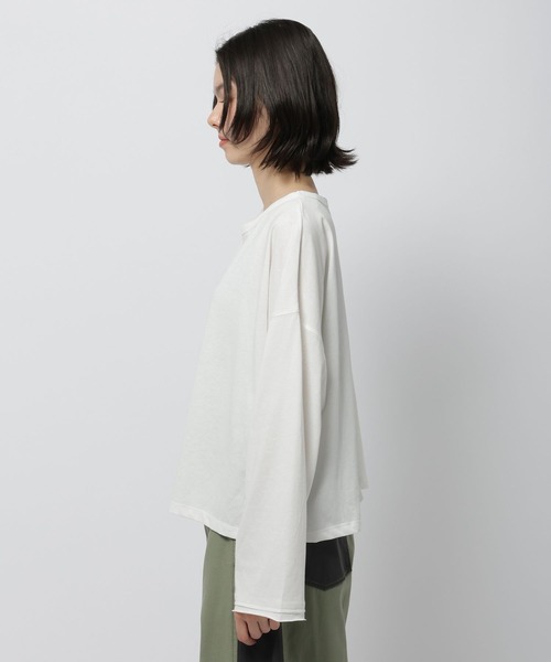 niko and...（ニコアンド）の「シアースラブワイドTシャツ（Tシャツ/カットソー・レディース・ホワイト/オフホワイト/ブラック・LARGE/MEDIUM）」の13枚目の写真