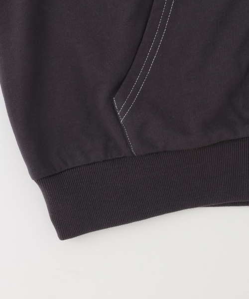 PINK-latte（ピンクラテ）の「ダブルZIPミニウラケ半袖パーカー（パーカー・キッズ・チャコール/オフホワイト・140cm/130cm/120cm/160cm/150cm）」の7枚目の写真