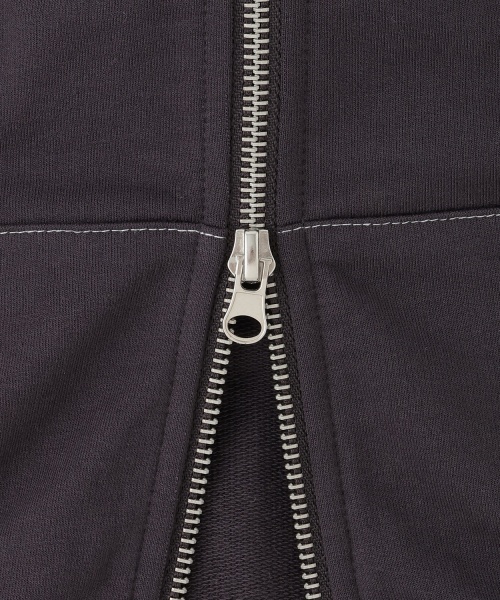 PINK-latte（ピンクラテ）の「ダブルZIPミニウラケ半袖パーカー（パーカー・キッズ・チャコール/オフホワイト・140cm/130cm/120cm/160cm/150cm）」の8枚目の写真