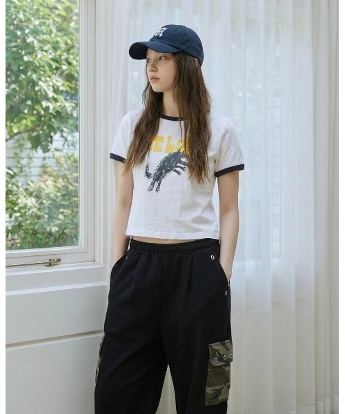 MAHAGRID（マハグリッド）の「『mahagrid/マハグリッド』 BITE LOVER CROP RINGER TEE/バイト ラバー クロップ リンガー Tシャツ（Tシャツ/カットソー・レディース・ブラック/イエロー/ホワイト・XS）」の4枚目の写真