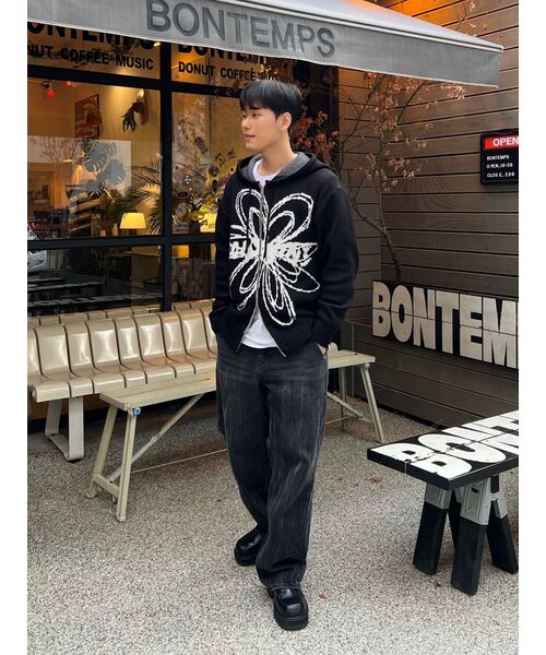 KNITTED（ニッティド）の「カーブドワイドデニムパンツ ウォッシングブラック（デニムパンツ・レディース・その他・M/XL）」の13枚目の写真