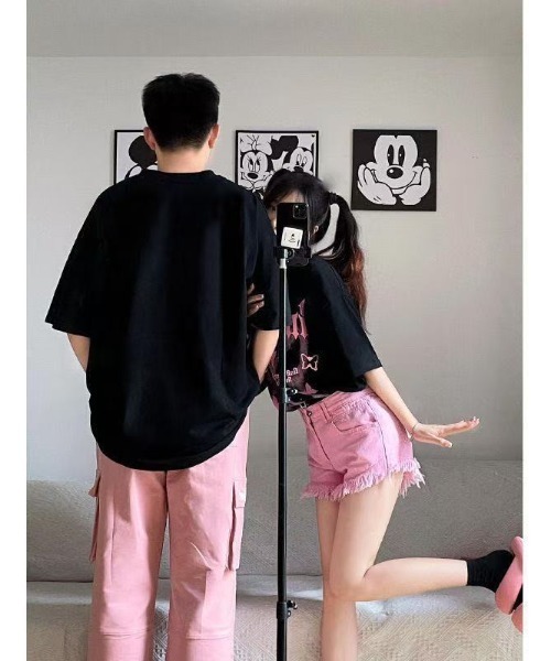 Mela(メラ)の「オーバーサイズグラフィックTシャツ(Tシャツ/カットソー・レディース・ホワイト/ブラック・M/L)」の4枚目の写真