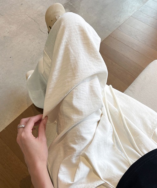SallyLunn(サリーラン)の「ギャザーワイドイージーパンツ(その他パンツ・レディース・ベージュ/ブラック/ブルー/ホワイト・MEDIUM/LARGE)」の7枚目の写真