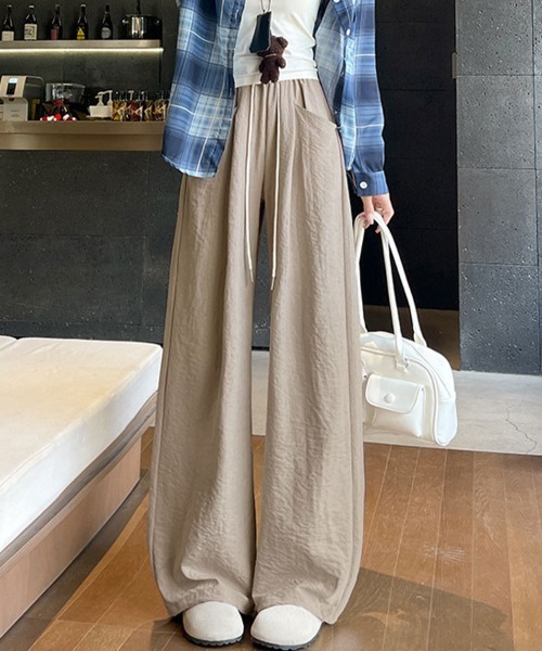 SallyLunn(サリーラン)の「ギャザーワイドイージーパンツ(その他パンツ・レディース・ベージュ/ブラック/ブルー/ホワイト・MEDIUM/LARGE)」の8枚目の写真