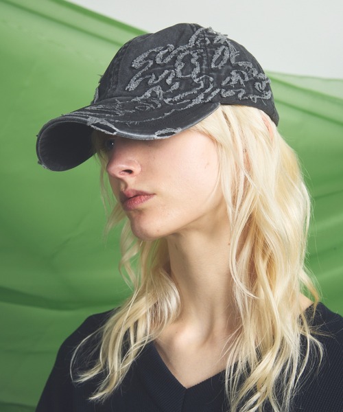 MAISON SPECIAL(メゾンスペシャル)の「《UNISEX》Fade Motif Damaged Tribal Pattern 6P Cap/フェードモチーフダメージトライバルパターン6Pキャップ【MAISON SPECIAL/メゾンスペシャル】(キャップ・メンズ・ダークブラック・FREE)」の3枚目の写真