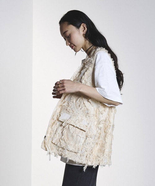ROSE BUD(ローズバッド)の「(CREOLME)FRINGE JACQUARD VEST(ベスト・レディース・ベージュ/ブラック・ONE SIZE)」の7枚目の写真
