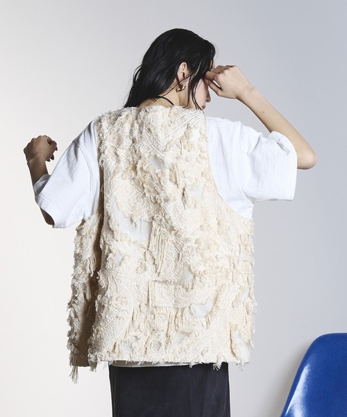 ROSE BUD(ローズバッド)の「(CREOLME)FRINGE JACQUARD VEST(ベスト・レディース・ベージュ/ブラック・ONE SIZE)」の8枚目の写真