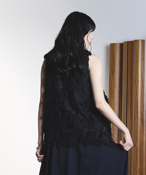 ROSE BUD(ローズバッド)の「(CREOLME)FRINGE JACQUARD VEST(ベスト・レディース・ベージュ/ブラック・ONE SIZE)」の14枚目の写真