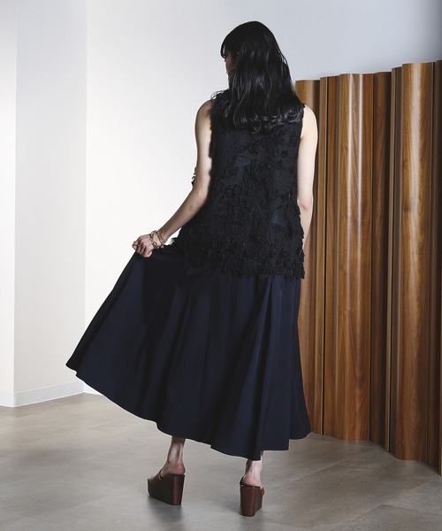 ROSE BUD(ローズバッド)の「(CREOLME)FRINGE JACQUARD VEST(ベスト・レディース・ベージュ/ブラック・ONE SIZE)」の16枚目の写真