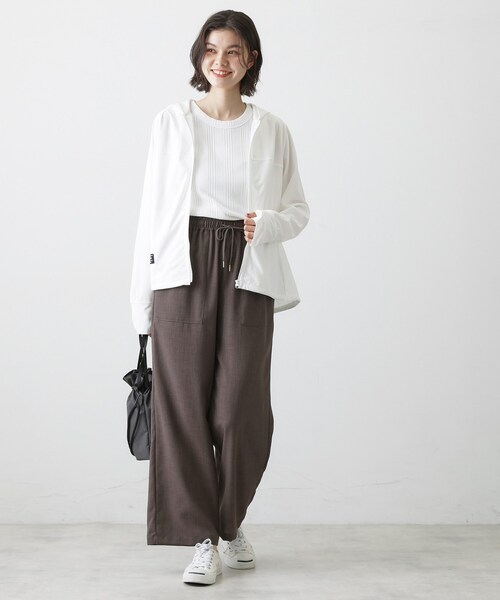 Dessin(デッサン)の「【UVカット/吸水速乾】メッシュジップパーカー(パーカー・レディース・カーキ系6/ブラック/ホワイト・01/03/02)」の6枚目の写真
