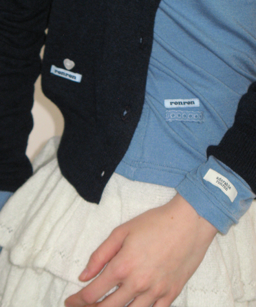 RONRON(ロンロン)の「SOFT DAYS KNIT CARDIGAN NAVY(ニット/セーター・レディース・その他・FREE)」の2枚目の写真