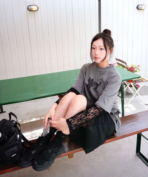 THE GREEN LAB（ザグリーンラボ）の「レース袖レイヤードキャットTシャツ[チャコールグレー]（Tシャツ/カットソー・レディース・その他・FREE）」の4枚目の写真