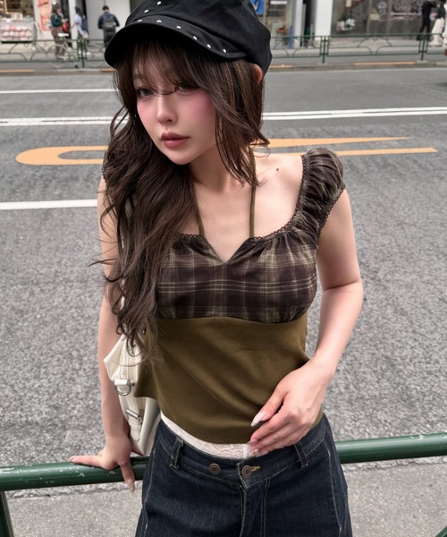 RAY CASSIN（レイカズン）の「【チェック / レース】レース切替ホルターTシャツ（Tシャツ/カットソー・レディース・ブルー系その他2/カーキ/ブラック/ホワイト・FREE）」の3枚目の写真