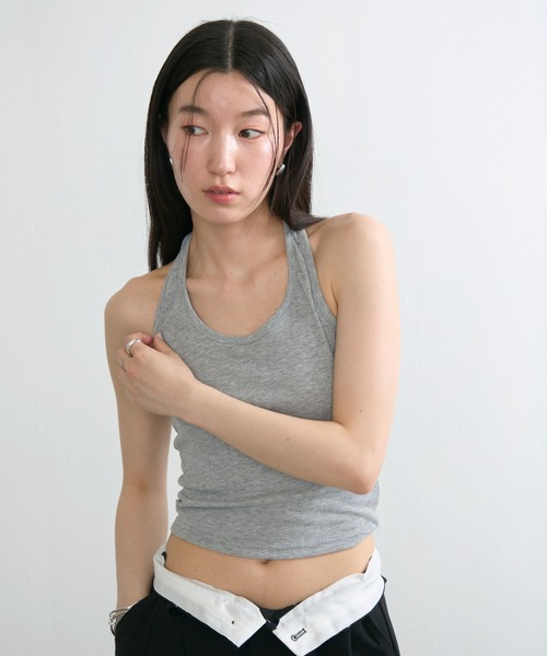 NUJOH(ヌゾ)の「Rib Halter Sleeveless Top / リブホルタースリーブレストップ(タンクトップ・レディース・グレー/アイボリー/ブラック・FREE)」の1枚目の写真