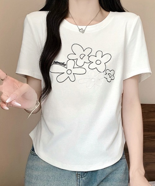 AVYL(アヴィル)の「フラワーグラフィックプリント半袖Tシャツ(Tシャツ/カットソー・レディース・ホワイト/ネイビー・M)」の6枚目の写真