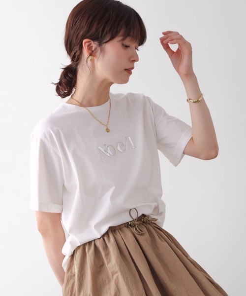 Bou Jeloud(ブージュルード)の「消耗加工綿天竺メタルロゴプリントTee(Tシャツ/カットソー・レディース・チャコールグレー/オフホワイト/ベージュ・FREE)」の1枚目の写真