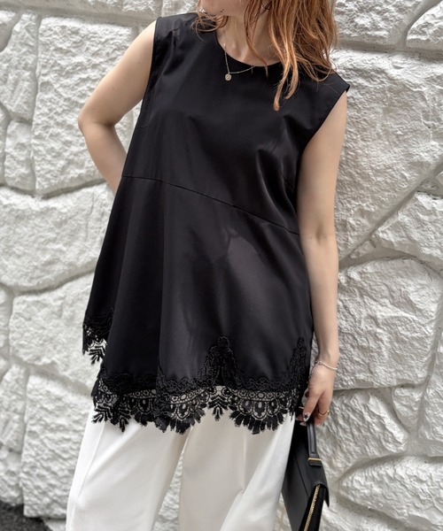 EMMA ROUGE VIF(エマルージュヴィフ)の「ランダムヘム裾レースノースリーブブラウス/ペプラム/夏服/オフィスカジュアル(シャツ/ブラウス・レディース・ブラック/オフホワイト・フリー)」の1枚目の写真