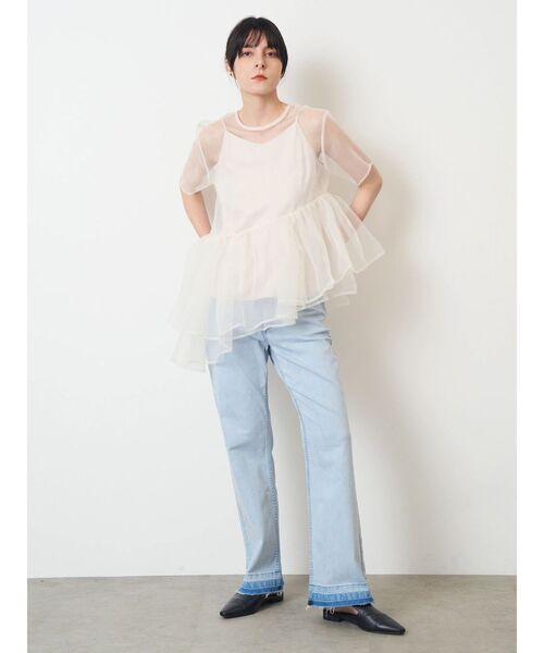 ELENDEEK(エレンディーク)の「セミフレアラフデニムワイドパンツ(デニムパンツ・レディース・ライトブルー/ブルー・2/1)」の6枚目の写真