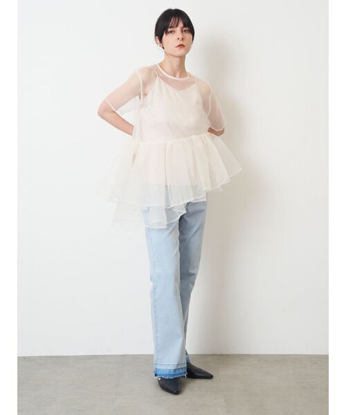 ELENDEEK(エレンディーク)の「セミフレアラフデニムワイドパンツ(デニムパンツ・レディース・ライトブルー/ブルー・2/1)」の7枚目の写真