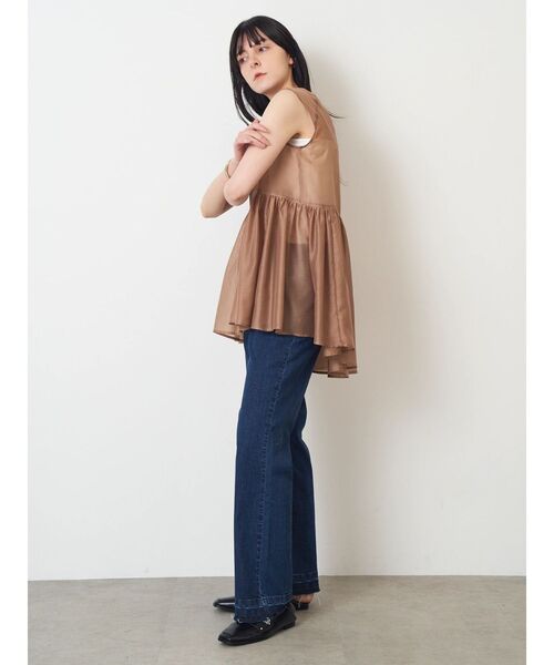 ELENDEEK(エレンディーク)の「セミフレアラフデニムワイドパンツ(デニムパンツ・レディース・ライトブルー/ブルー・2/1)」の19枚目の写真