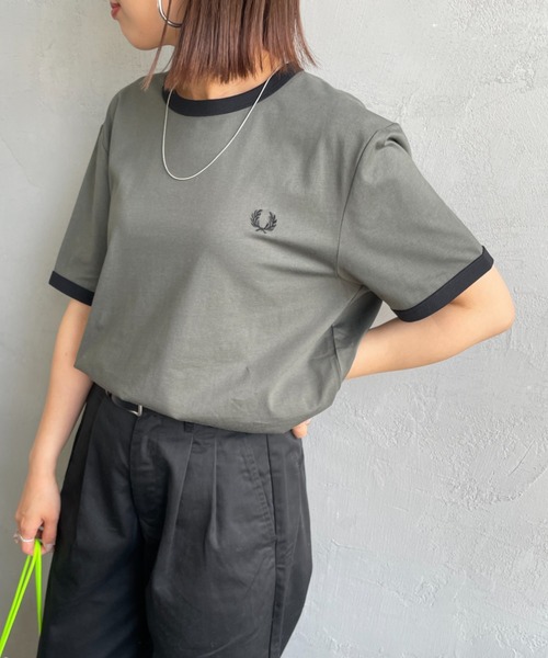 FRED PERRY（フレッドペリー）の「[FRED PERRY/フレッドペリー] ワンポイントロゴ刺繍 ショートスリーブリンガーTシャツ M3519（Tシャツ/カットソー・レディース・ワイン/グレー/ダークグリーン/モスグリーン/キナリ・XL/L/M/S/XS）」の4枚目の写真