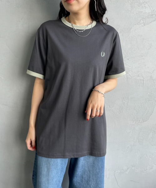 FRED PERRY（フレッドペリー）の「[FRED PERRY/フレッドペリー] ワンポイントロゴ刺繍 ショートスリーブリンガーTシャツ M3519（Tシャツ/カットソー・レディース・ワイン/グレー/ダークグリーン/モスグリーン/キナリ・XL/L/M/S/XS）」の9枚目の写真