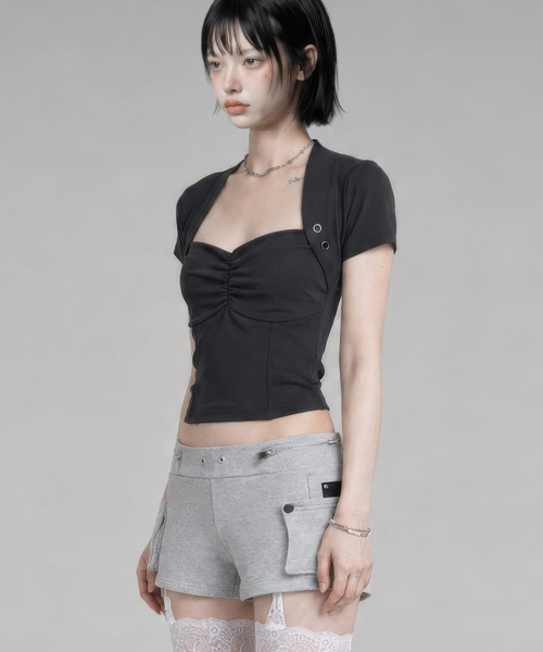 ETRE AU SOMMET（エトレオソメ）の「Shirring Eyelet Bolero top (Dark Gray)（Tシャツ/カットソー・レディース・ダークグレー・FREE）」の2枚目の写真
